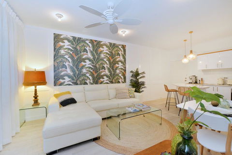 Retro Port Douglas Apartments - Tourism Brisbane 2