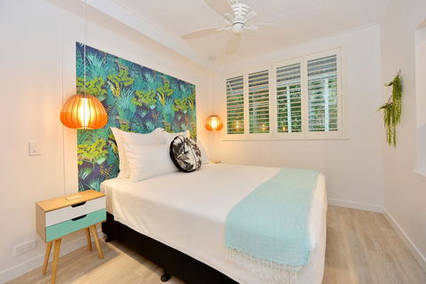 Retro Port Douglas Apartments - Tourism Brisbane 3