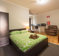 Rhodeside Lodge - Tourism Brisbane