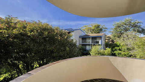 Right On The Sands At Little Beach And Walk To The Heart Of Nelson Bay - Tourism Brisbane 1