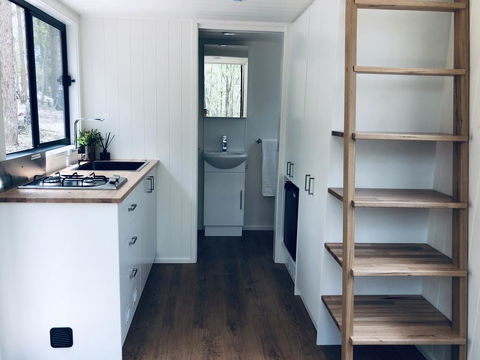 Robinson Crusoe Tiny House - Tourism Brisbane 1