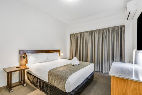 Rockhampton Riverside Central Hotel - Tourism Brisbane 0