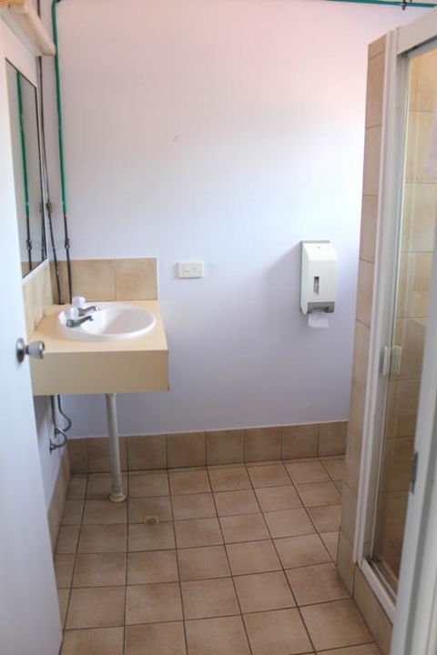 Rocky Glen Hotel Motel Gladstone - Tourism Brisbane 3