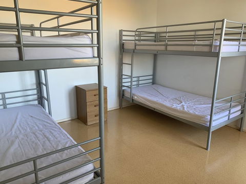 Roey Backpackers And Party Bar - Tourism Brisbane 1