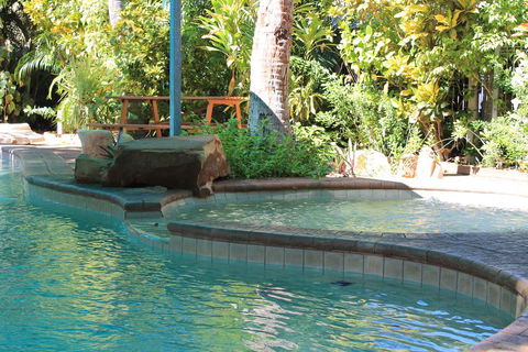 Roey Backpackers And Party Bar - Tourism Brisbane 0