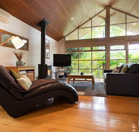 Romantic Treehouse Getaway - Brisbane Tourism