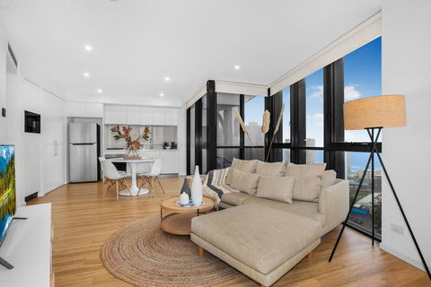 Roomy Apartment With Balcony, Parking, Ocean Views - Tourism Brisbane 0