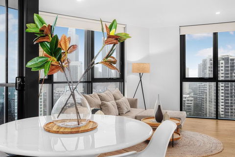 Roomy Apartment With Balcony, Parking, Ocean Views - Tourism Brisbane 3