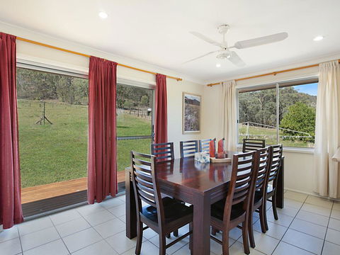 Rosa Estate In Broke - Two 3br House In Walking Distance To Cellar Doors - Tourism Brisbane 3
