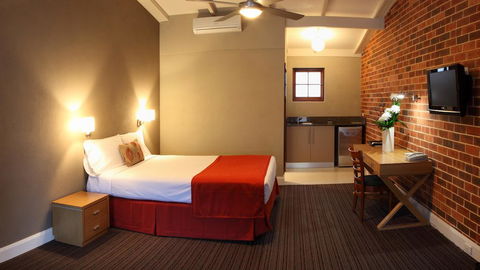 Rose & Crown Hotel - Tourism Brisbane 1