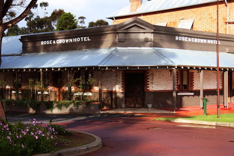Rose & Crown Hotel - Tourism Brisbane 0