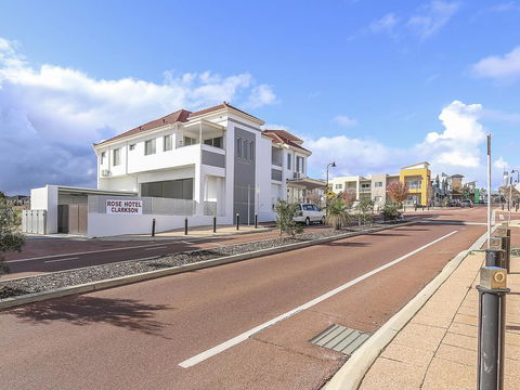 Rose Hotel Clarkson - Tourism Brisbane 2