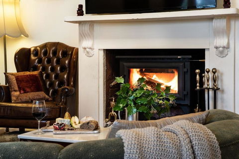 Roses Of Daylesford - Rosemary Cottage - Tourism Brisbane 0