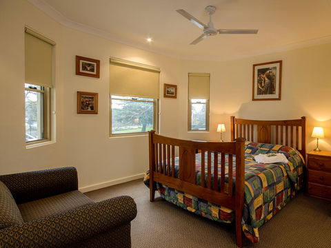 Royal Hotel - Tourism Brisbane 1