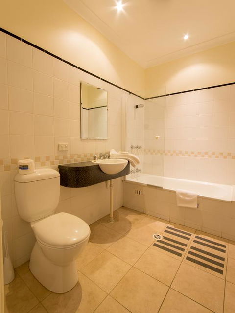 Royal Hotel - Tourism Brisbane 3