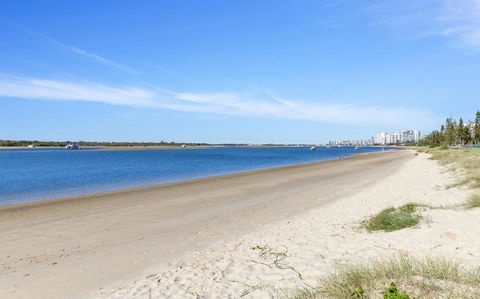 Royal Pacific Resort - Brisbane Tourism 1