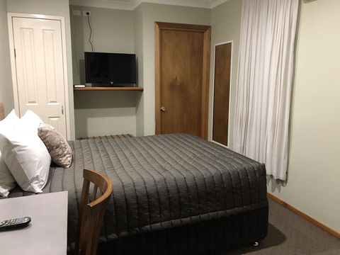 Roydons Motor Inn - Tourism Brisbane 3