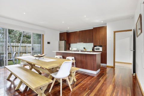 Rye Beach Executive Style - Tourism Brisbane 1