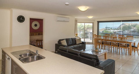 SALT - 37 Oceanview Drive - Brisbane Tourism 3