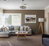 Sampson St Large Stylish CBD Home Sleeps 11 - Brisbane Tourism