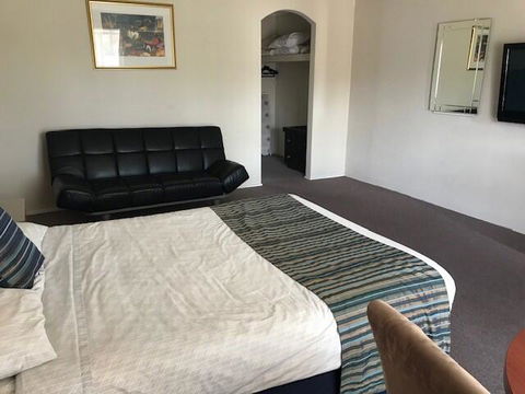 Sanctuary Inn On Westernport - Tourism Brisbane 3