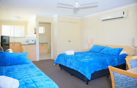 Sanctuary Lakes Fauna Retreat - Brisbane Tourism 3