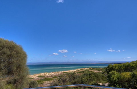 Sandbar Beach House - Brisbane Tourism 3