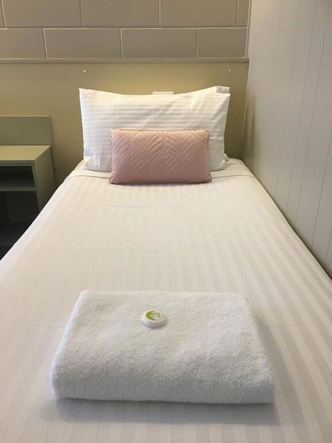 Sandbar Motel - Brisbane Tourism 0