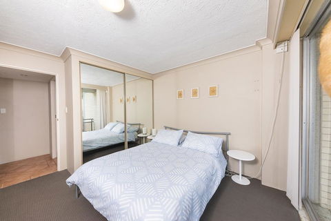 Sandbar, Unit 402, 1-3 Head Street - Brisbane Tourism 3