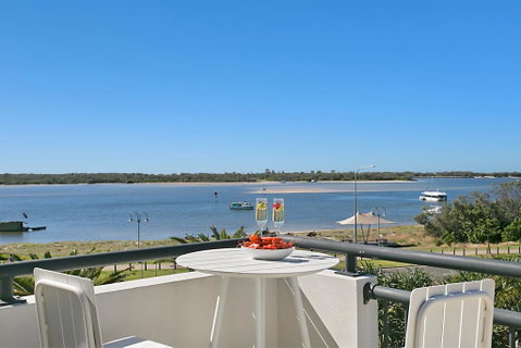 Sandcastles On The Broadwater - Brisbane Tourism 0
