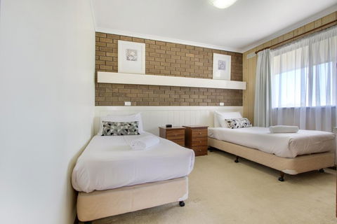 Sandpiper Lakes Entrance - Tourism Brisbane 3