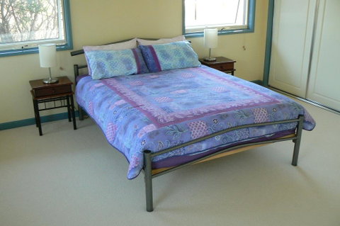 Sandy Point Beach Escape 1 Bedroom Apartment - Brisbane Tourism 2