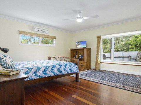 Sandy Shores - Character, Charm, Outdoor Spa - Brisbane Tourism 3