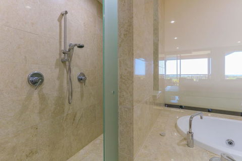 Santai Retreat Luxury One Bedroom - Tourism Brisbane 2
