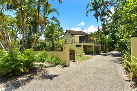 Sea La Villa Port Douglas - Tourism Brisbane 0