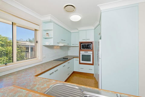 SEASCAPE - An Enticing Lakeside Escape - Tourism Brisbane 2