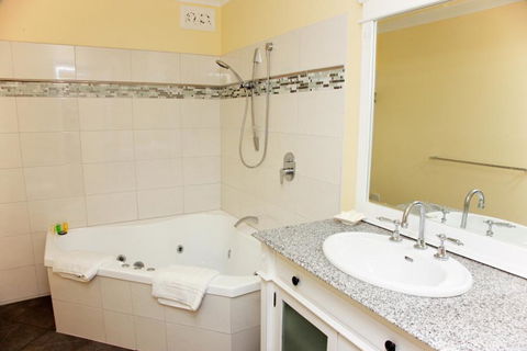 Secret Cottage - Tourism Brisbane 2