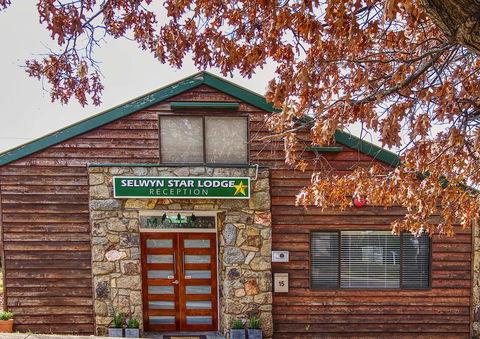 Selwyn Star Lodge - Tourism Brisbane 0