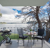 Serene And Stylish Harbourside Apartment - Brisbane Tourism