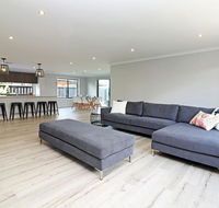 Serenity on Currawong - Billiards Home Theatre WiFi Linen 4 bdrms - Brisbane Tourism