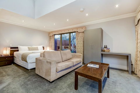 Seymours On Lydiard - Tourism Brisbane 0