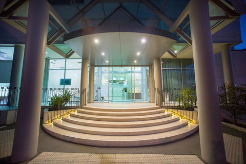 Sfera's Park Suites & Convention Centre - Tourism Brisbane 0