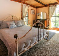 Shady Creek Eco Cabin Peaceful Country Getaway - Tourism Brisbane