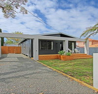 Shady Palms - modern beach house with studio - Brisbane Tourism