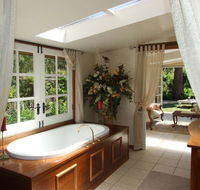Shakespeare's Wilderness Chalet - Tourism Brisbane