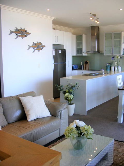 Shearwaters Apartment, Ocean Views - Tourism Brisbane 3