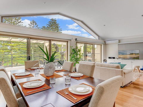 Shore To Please - Comfort, Cafes And Beaches - Tourism Brisbane 0