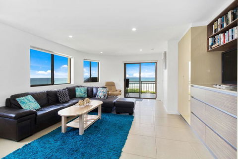 Shoreline Nine Penthouse With Ocean Views - Tourism Brisbane 1