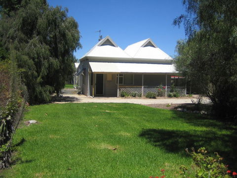 Showgrounds Cottage Naracoorte - Tourism Brisbane 0