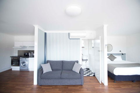 Siesta Central Apartments - Tourism Brisbane 0